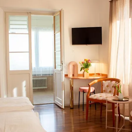 Easy By La Perla فندق