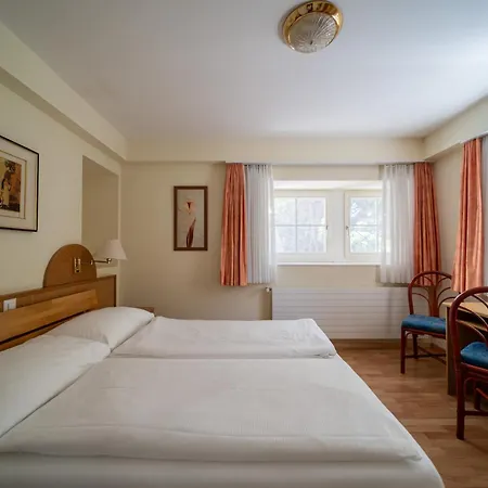 Easy By La Perla فندق 3*