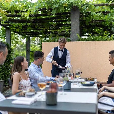 Easy By La Perla أسكونا