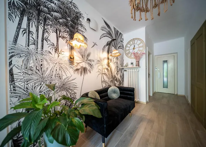 Easy By La Perla Hotel 3*