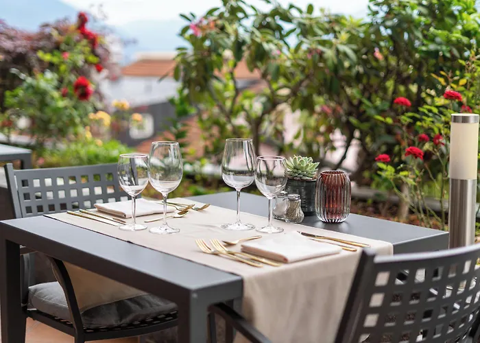 Easy By La Perla 호텔