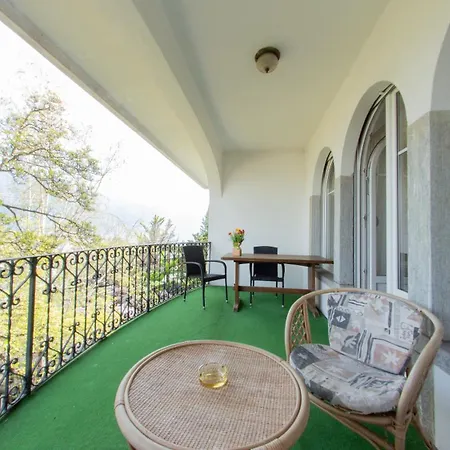 Easy By La Perla 호텔 3*