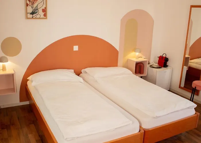 Easy By La Perla 호텔