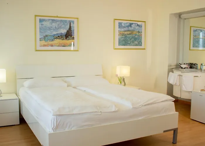 Easy By La Perla アスコナ