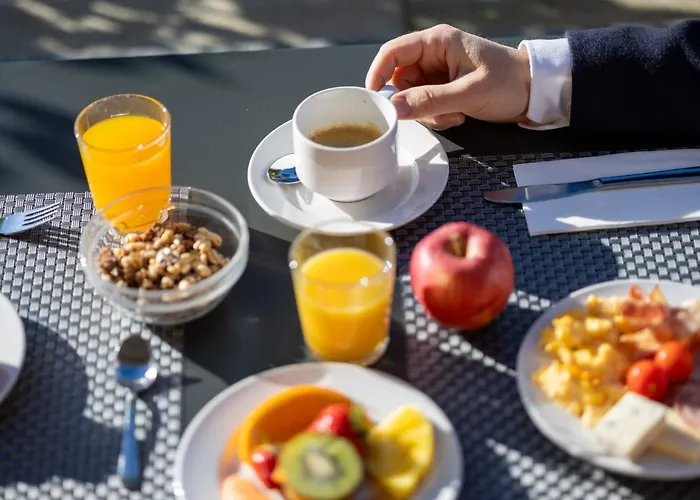 ホテル Easy By La Perla