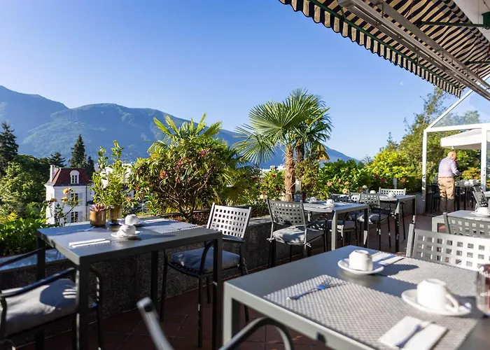 ホテル Easy By La Perla