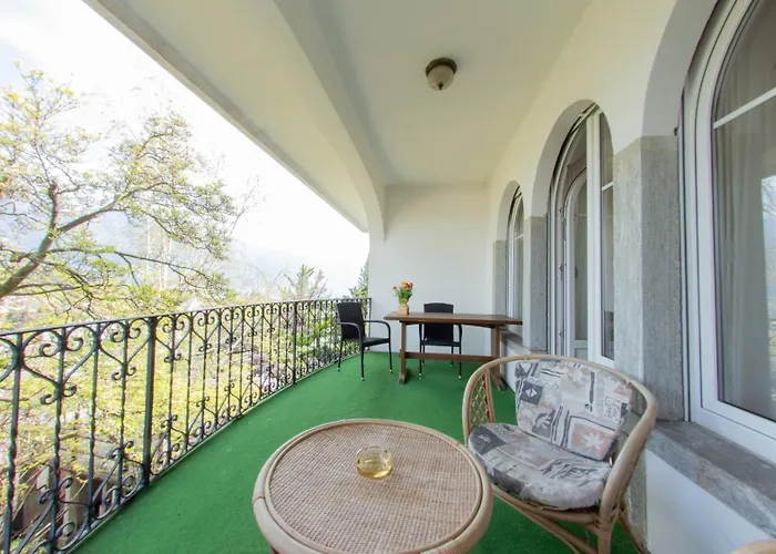 Easy By La Perla ホテル 3*