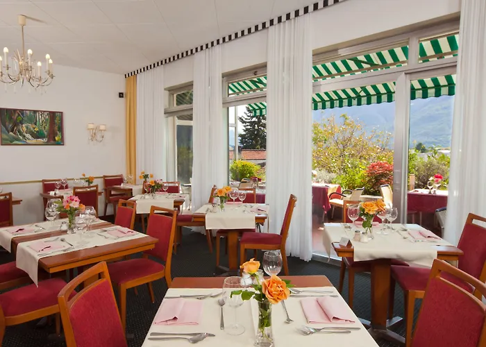 ホテル Easy By La Perla 3*